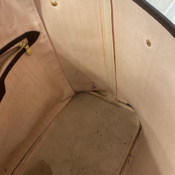 Authentic Louis Vuitton MM Neverfull - Picture 3 of 6